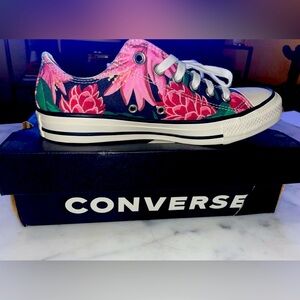 Mens Size 6 Womens Size 7.5 - Converse Chuck Taylor All Star Low Wild Florals